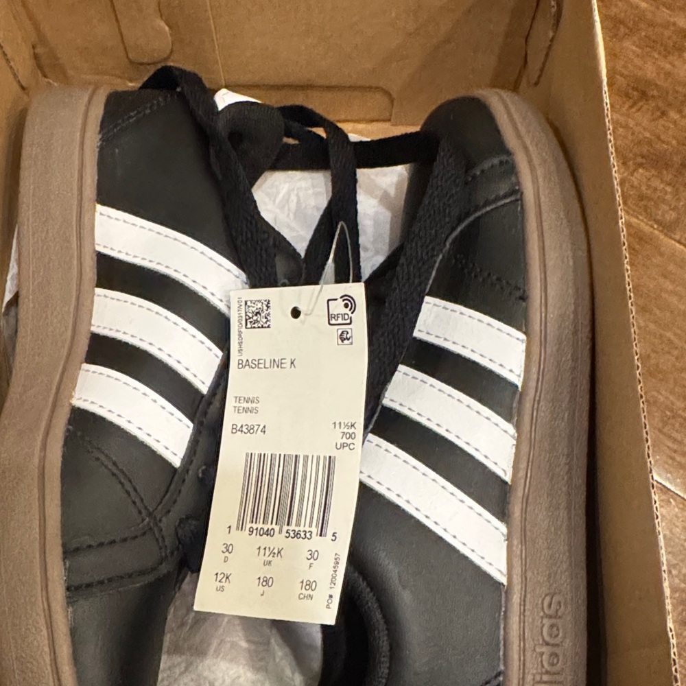 Adidas Classic Black and White Shoes - Picture 2 of 10